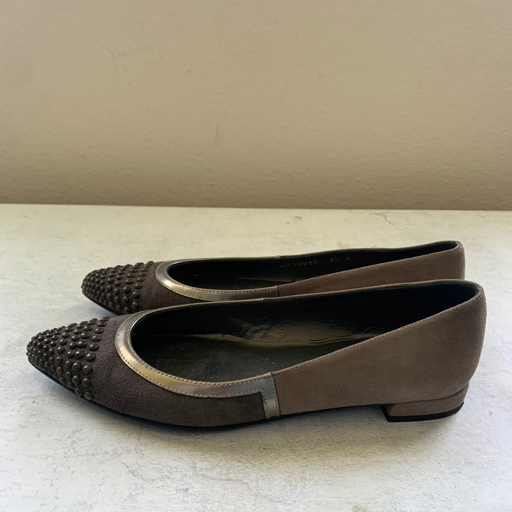 Stuart Weitzman 6.5‎ N Flats Taupe Suede Studded Pointed Toe Metallic UW 10085 - Picture 4 of 12